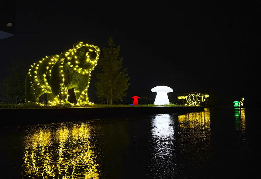 Новогодние огни в коттеджном посёлке «Грибоедово»