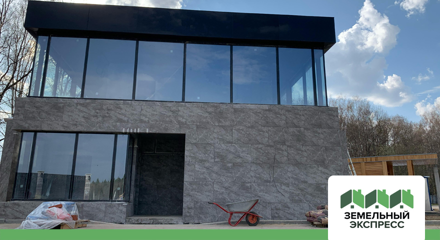 Финальная стадия работ по строительству въездной группы в поселке "Триумфальный"