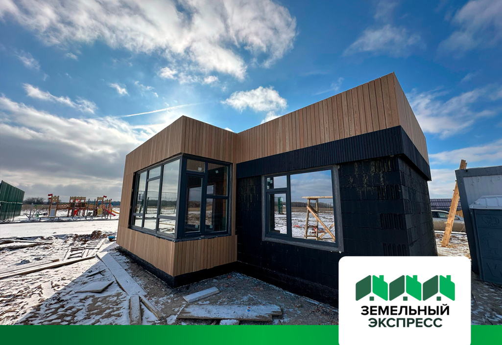 КП "Новое Растуново" монтаж окон и дверей в доме охраны.