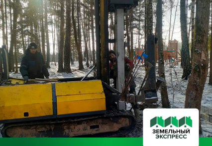 Посёлок бизнес-класса "ПриЛесной" процесс установки свай для дома охраны