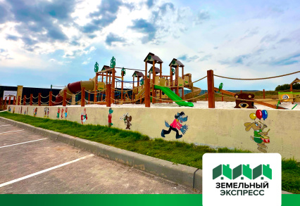 Зарисовка мульт-персонажей на детской площадке в «Династии»